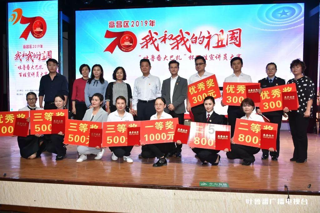 70岁许冠杰为混血太太庆祝生日,爷孙三代同堂其乐融融!